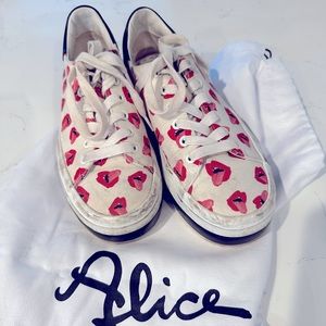 Alice + Olivia Platform Sneakers Red/White Lip Print